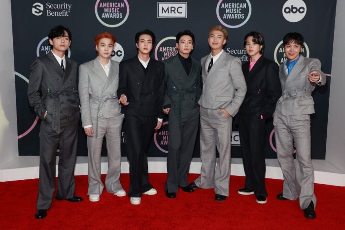 BTS получили ещё две награды на American Music Awards 2021, включая "Артист года"