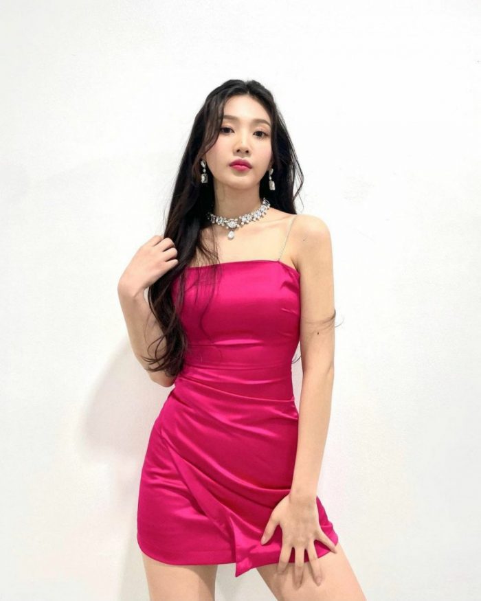 Джой из Red Velvet выглядит роскошно даже в платье за 50 долларов