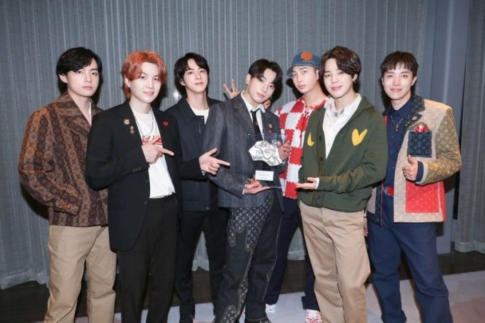 BTS второй год подряд получают Специальную награду на премии Japan Record Awards