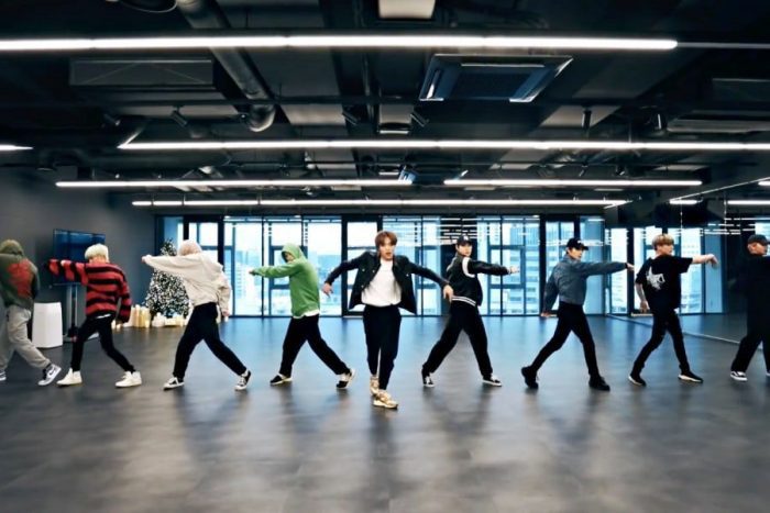 NCT U представили танцевальную практику к "Universe (Let's Play Ball)"