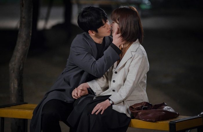 4 самых романтичных поцелуя Чон Хэ Ина в дорамах