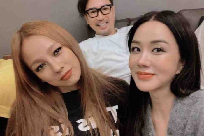 Ли Хёри поддержала свою коллегу по группе Refund Sisters Ом Чон Хва