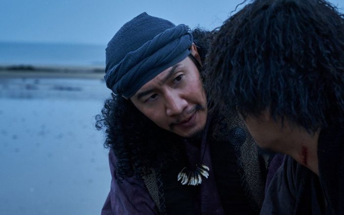 Ли Кван Су похвалили за его забавную игру в новом фильме «Пираты 2»