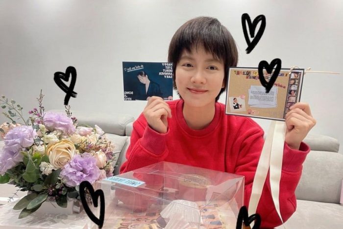 Сон Джи Хё благодарит поклонников за празднование 21-й годовщины ее дебюта и за подарки