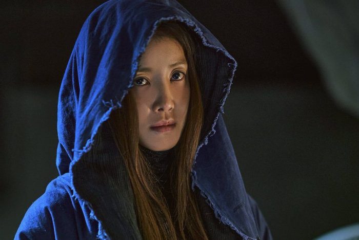 Ли Си Ён сомневается в том, кто она - спасительница или убийца в дораме "Сетка"