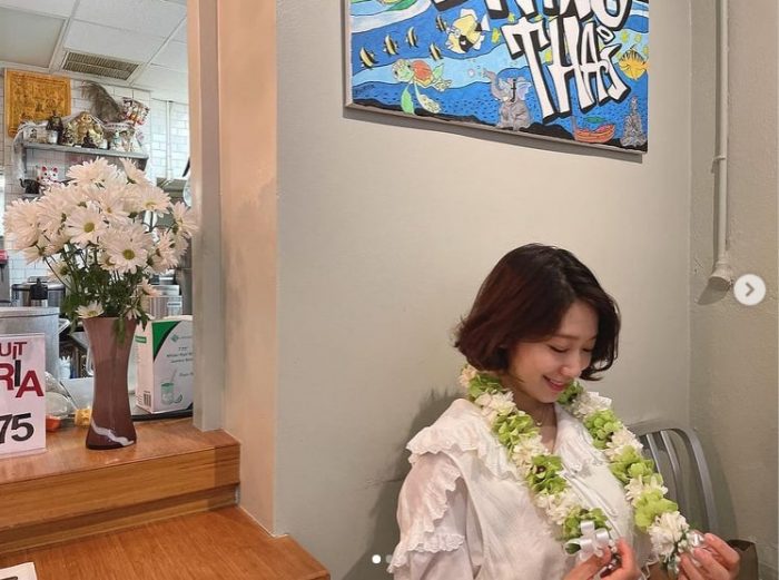 Фото беременной Пак Шин Хе, отпраздновавшей свой день рождения, привлекли внимание нетизенов
