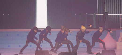 Stray Kids подверглись критике после исполнения кавер-версии на песню группы EXO «Call me baby»