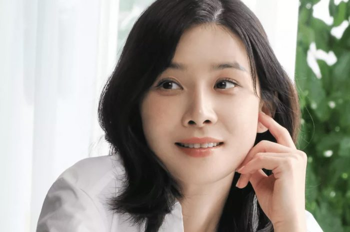 Ли Бо Ён ведёт переговоры о съёмках в офисной дораме о рекламном агентстве