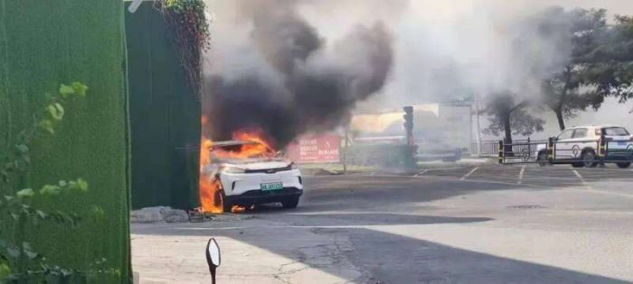 Аварии из-за самовозгорания: Китайский производитель электромобилей WM Motor получил волну критики