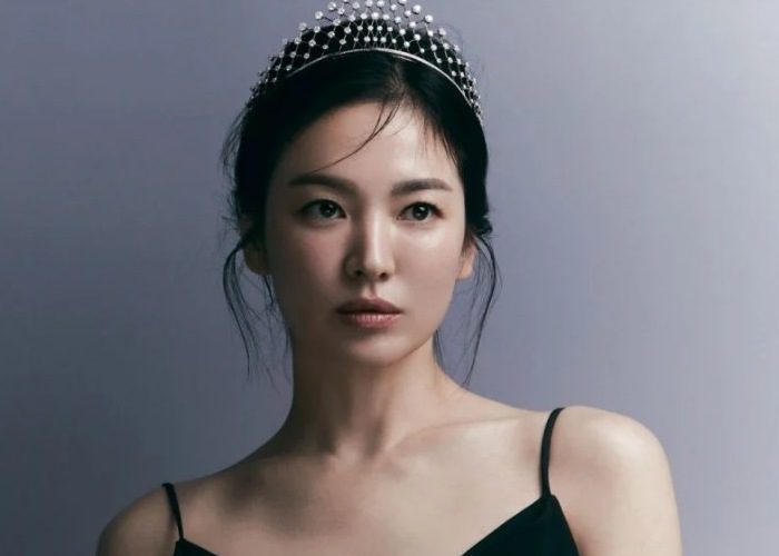 Королевский образ Сон Хе Гё на новых фото для бренда Chaumet