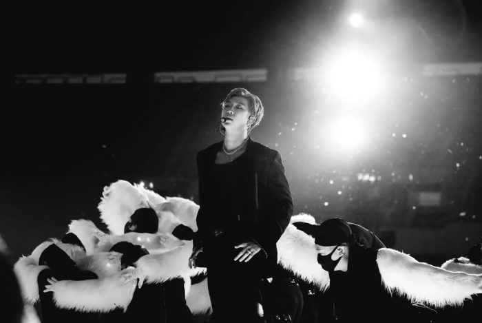 RM из BTS информирует поклонников в социальных сетях после второго дня своего сольного концерта в Сеуле