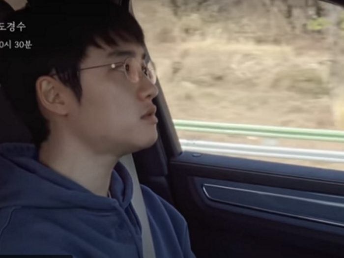 D.O. из EXO поет «Off My Face» + отдыхает в кипарисовом лесу в новых тизерах «My Time on the Road, Off The Grid»