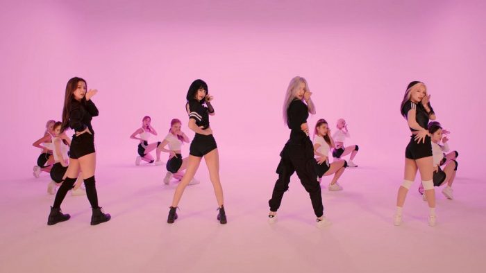 Танцевальное выступление BLACKPINK "How You Like That" стало первым в истории хореографическим видео к-поп исполнителя, набравшим 1,1 миллиард просмотров на YouTube