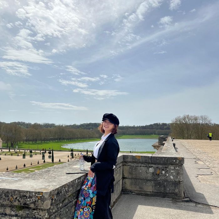 Ким Седжон надела ханбок в Версальский дворец