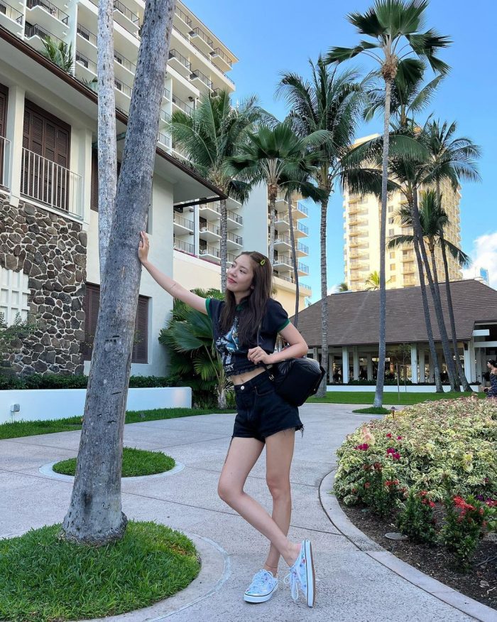 Сон Дам Би показала, как проводит медовый месяц с Ли Кю Хёком на Гавайях