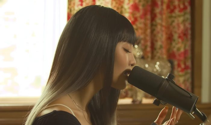 Минни из (G)I-DLE исполнила кавер на песню Бруно Мэйджора «Nothing»