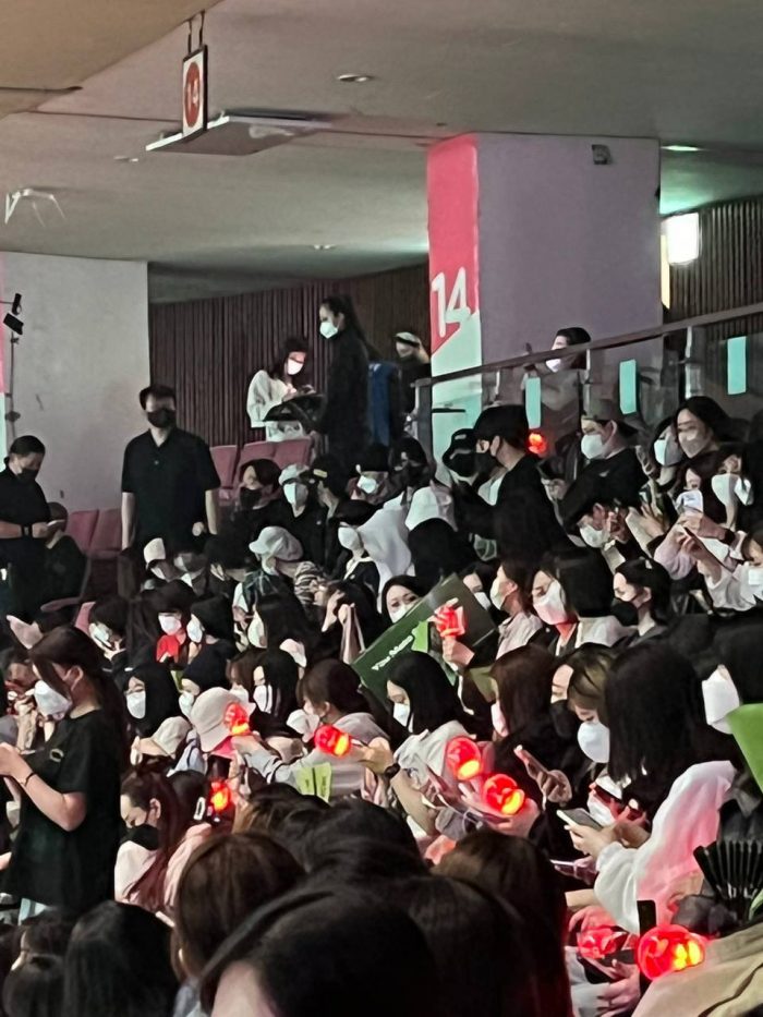 Участники 2PM, NCT, BTOB, BLACKPINK, (G)I-DLE и другие звезды посетили концерты Stray Kids в Сеуле