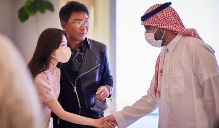 Ли Су Ман из SM Entertainment встретился с министром культуры Саудовской Аравии, чтобы обсудить культурное сотрудничество