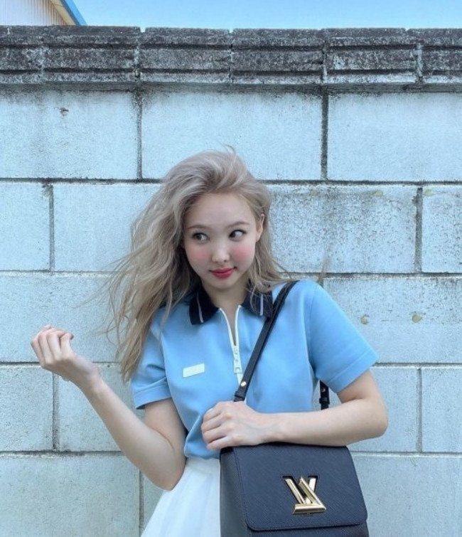 Реакция нетизенов на новый цвет волос Наён (TWICE) для ее сольного дебюта
