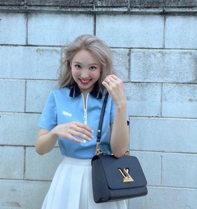 Реакция нетизенов на новый цвет волос Наён (TWICE) для ее сольного дебюта