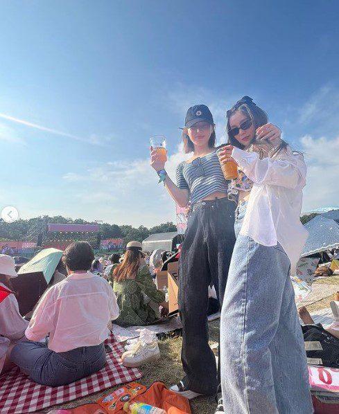 Венди и Айрин из Red Velvet насладились джазовым фестивалем в Сеуле на выходных