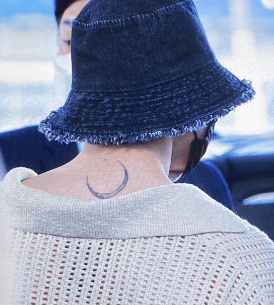 RM из BTS показал свою первую татуировку