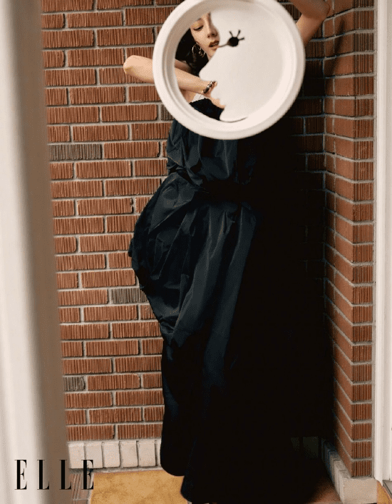 Романтика, серьезность и очарование: Дильраба снялась для обложки журнала Elle