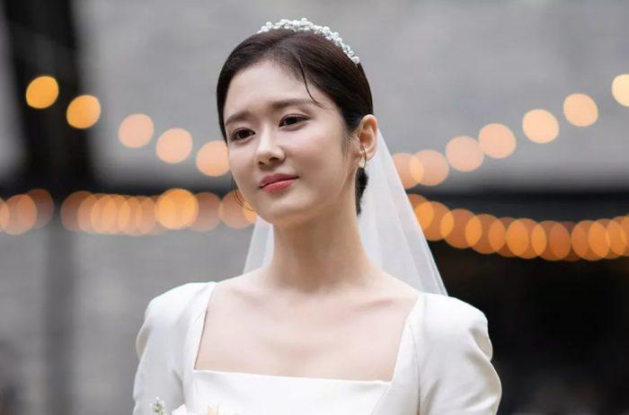 Агентство актрисы Чан На Ра поделилось фотографиями с её свадебной церемонии