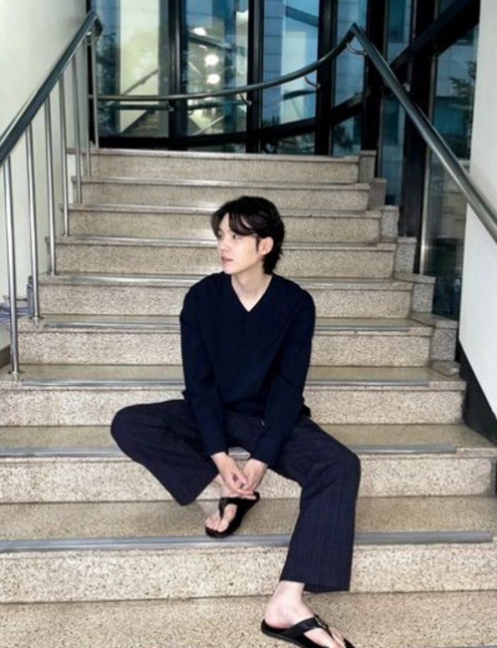 Джин из BTS поделился уникальным фото с лестницы Music Bank
