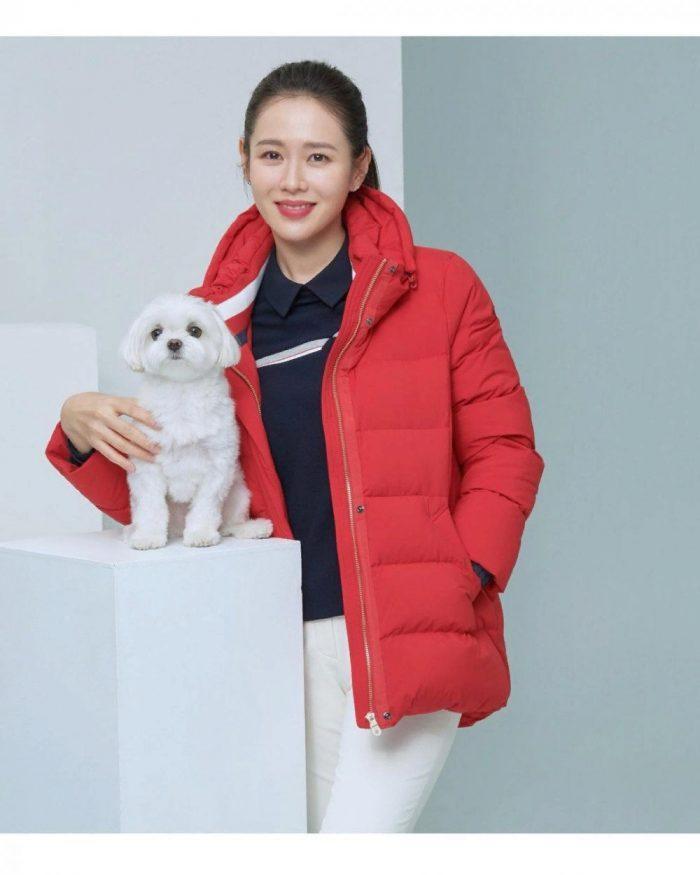 Поклонники говорят, что Сон Е Джин "сияет" на своих последних фотографиях с очаровательной собакой после новостей о ее беременности