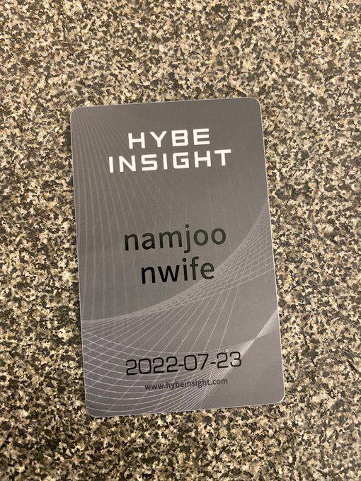 «Жена Намджуна» из BTS посетила выставку HYBE INSIGHT