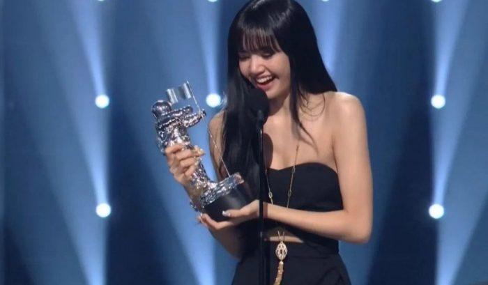 Лиса из BLACKPINK выиграла в номинации «Лучшее k-pop видео» на церемонии MTV VMAs 2022 года