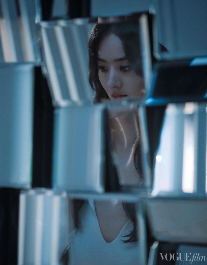 Чжао Ли Ин и Гун Цзюнь в фантастической фотосессии для VOGUE Film