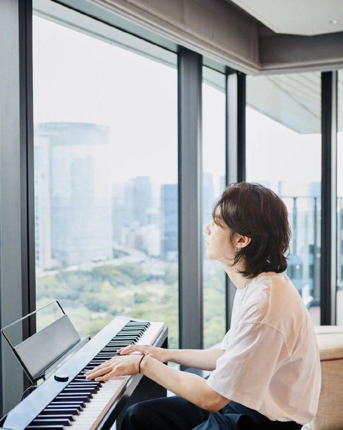 Шуга из BTS поразил фанатов игрой на пианино
