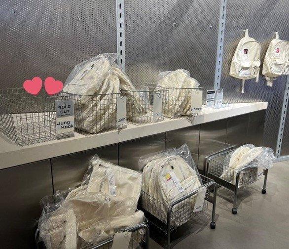 Король продаж: сумка Чонгука из коллецкии Recode полностью распродана на BTS Proof Exhibition