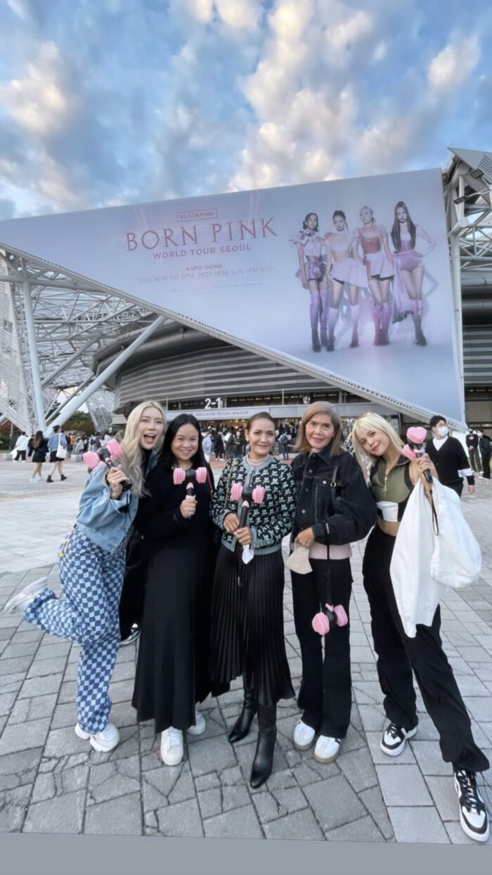 Все знаменитости, посетившие концерт BLACKPINK "BORN PINK" в Сеуле