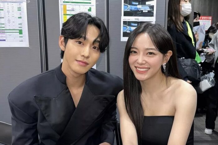 Ким Седжон и Ан Хё Соп из "Делового предложения" воссоединились на церемонии вручения наград Melon Music Awards 2022