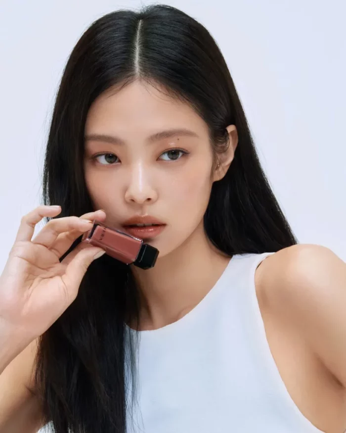 Дженни из BLACKPINK поражает своей красотой в новом выпуске Elle Korea 