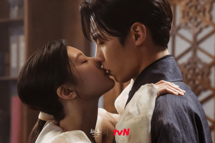 Го Юн Джон смело целует Ли Джэ Ука в их первую брачную ночь во втором сезоне «Алхимии душ»
