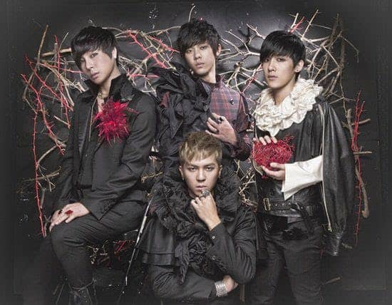 8 мужчин-айдолов K-Pop, которые должны были дебютировать в совершенно другой группе