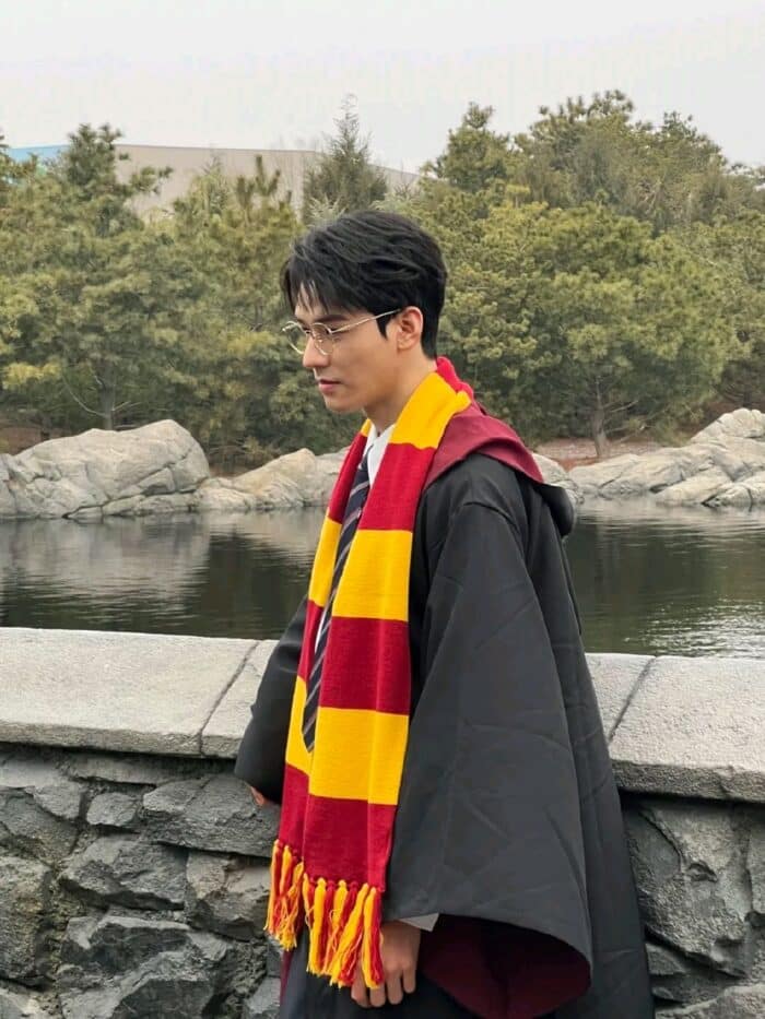 Гун Цзюнь замечен в костюме Гарри Поттера