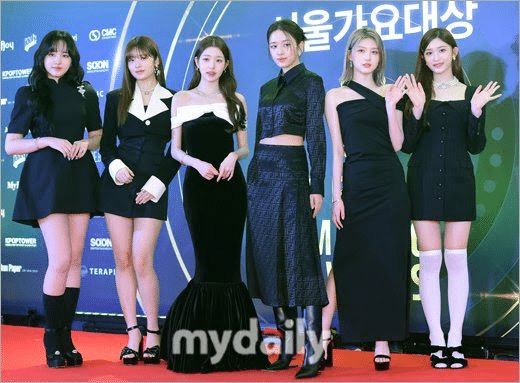 Вонён из IVE оказалась самой низкой участницей на красной дорожке во время "32nd Seoul Music Awards"