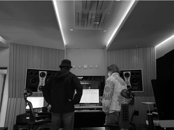 Чимин из BTS и Тэян из BIGBANG вместе работали в студии The Black Label?