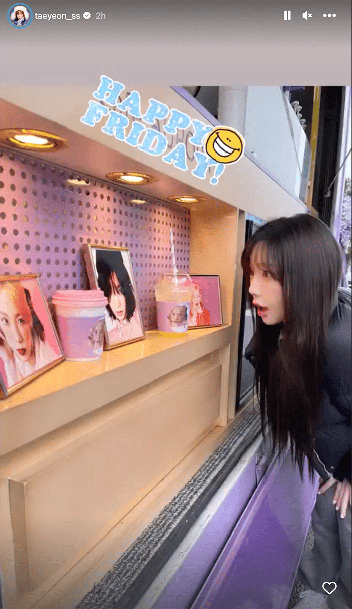Тэён из Girls' Generation поблагодарила Сохён за фургон с кофе