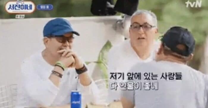 Посетители узнали Ви из BTS на шоу "Seojin’s Korean Street Food»: "Он певец"