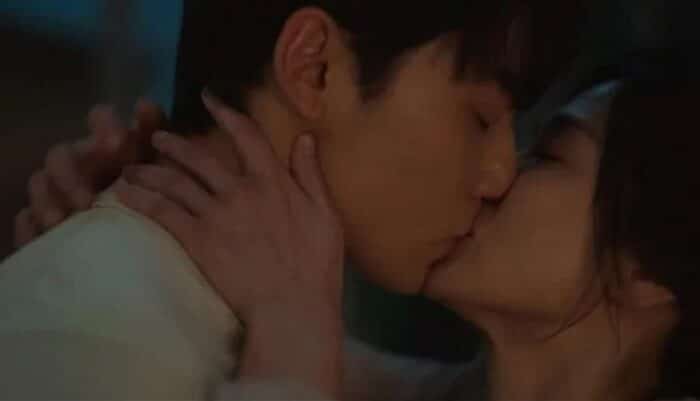 Почему зрителям не понравился роман между Мун Дон Ын и Джу Ё Джоном во втором сезоне дорамы "Слава»‎?
