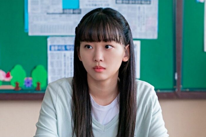 Джин Ки Джу - ученица старшей школы и офисный работник в дораме "Ты, кого я встретил случайно"