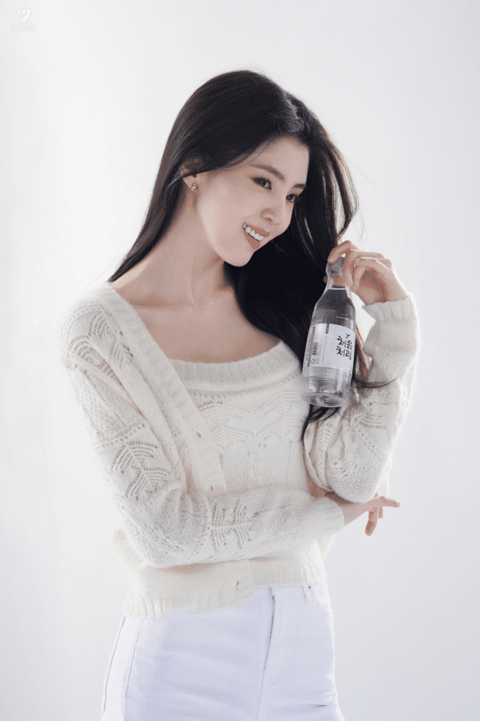 Красота Хан Со Хи на кадрах с фотосессии для бренда соджу "Chumchurum"