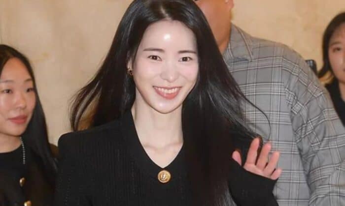 Лим Джи Ён впервые появилась на публике с момента подтверждения отношений с Ли До Хёном