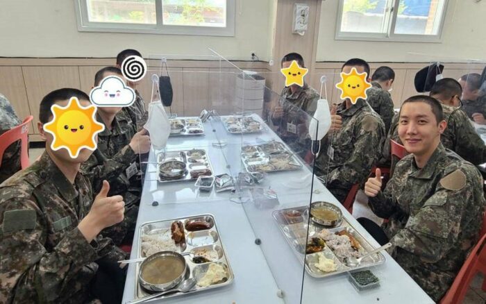 Бывшие солдаты комментируют в социальных сетях фотографии армейской еды Джей-Хоупа: реальность не такая уж и радужная